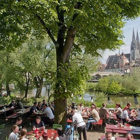 Schloss Weichs Zu Regensburg Mit 2Schlafzimmer Parkplatz Internet 75Qm Zentrum 外观 照片