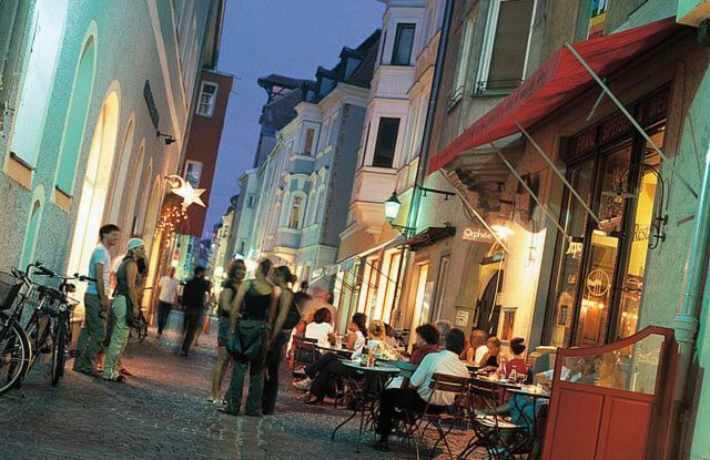 Schloss Weichs Zu Regensburg Mit 2Schlafzimmer Parkplatz Internet 75Qm Zentrum 外观 照片